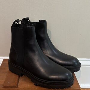 Steve Madden Black Leather Boots never worn size 9